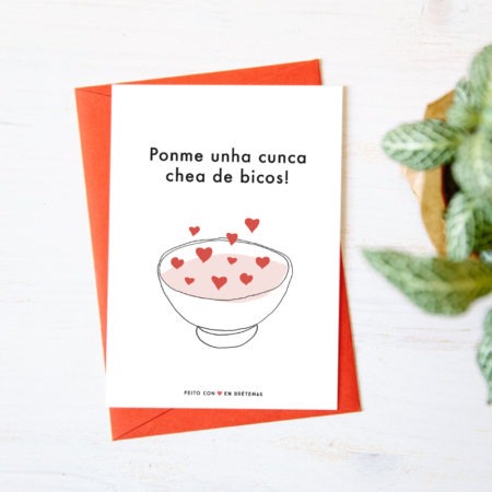 Postal con sobre "Ponme unha cunca chea de bicos"