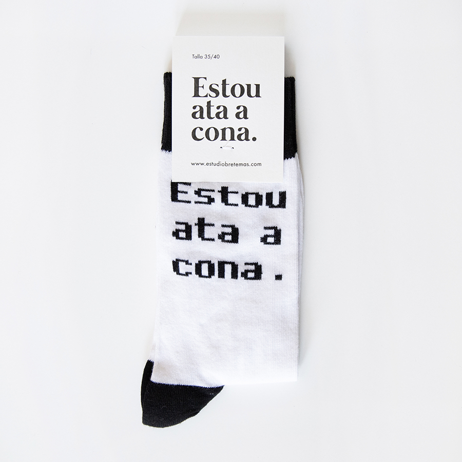 Calcetín "Estou ata a cona" / Branco e negro